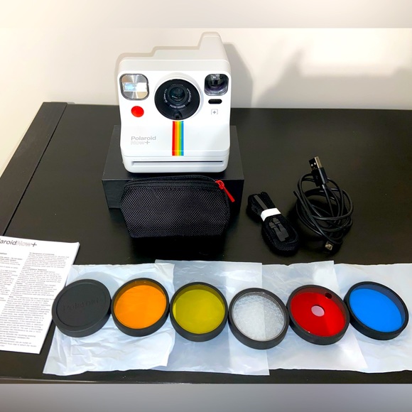 Polaroid Now+ Instant Film Camera with bluetooth - Picture 2 of 3